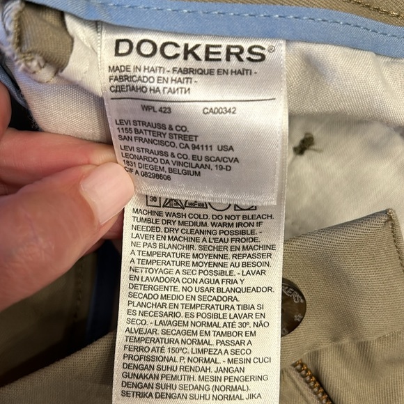 Dockers Classic fit flat front pants - Picture 3 of 8